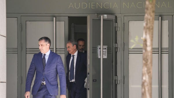 Zapatero abandona a Audiencia Nacional despois de tres horas de interrogatorio (EFE/Borja Sánchez-Trillo)