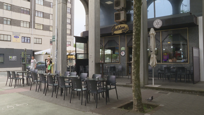 Imaxe da terraza do bar ubicado na Avenida de Esteiro en Ferrol