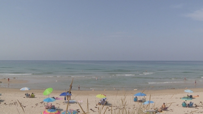 Estampa da praia de Coto, en Barreiros