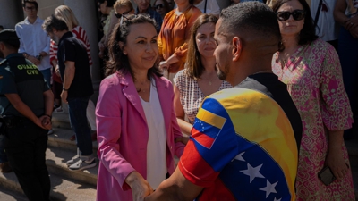 A alcaldesa de Marín, no acto deste luns xunto á comunidade venezolana (Adrián Irago-Europa Press)