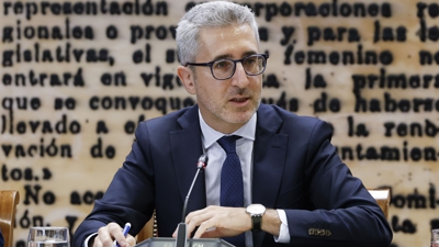 O ministro de Facenda, Arcadi España, durante a súa comparecencia na Comisión de Facenda do Senado (EFE/J.J.Guillen)