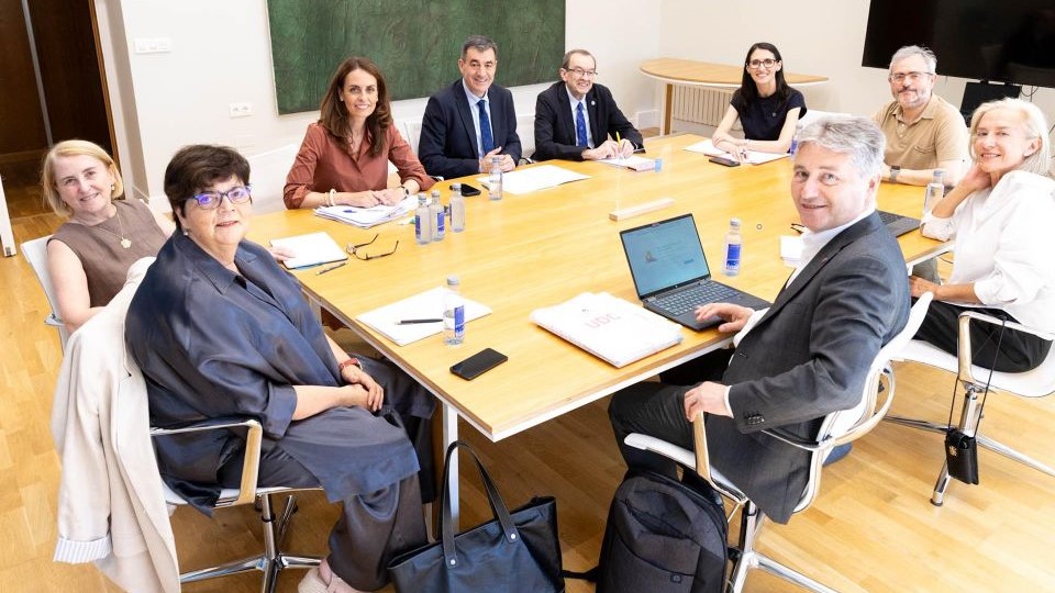 O conselleiro de Educación reuniuse cos tres reitores. Europa Press