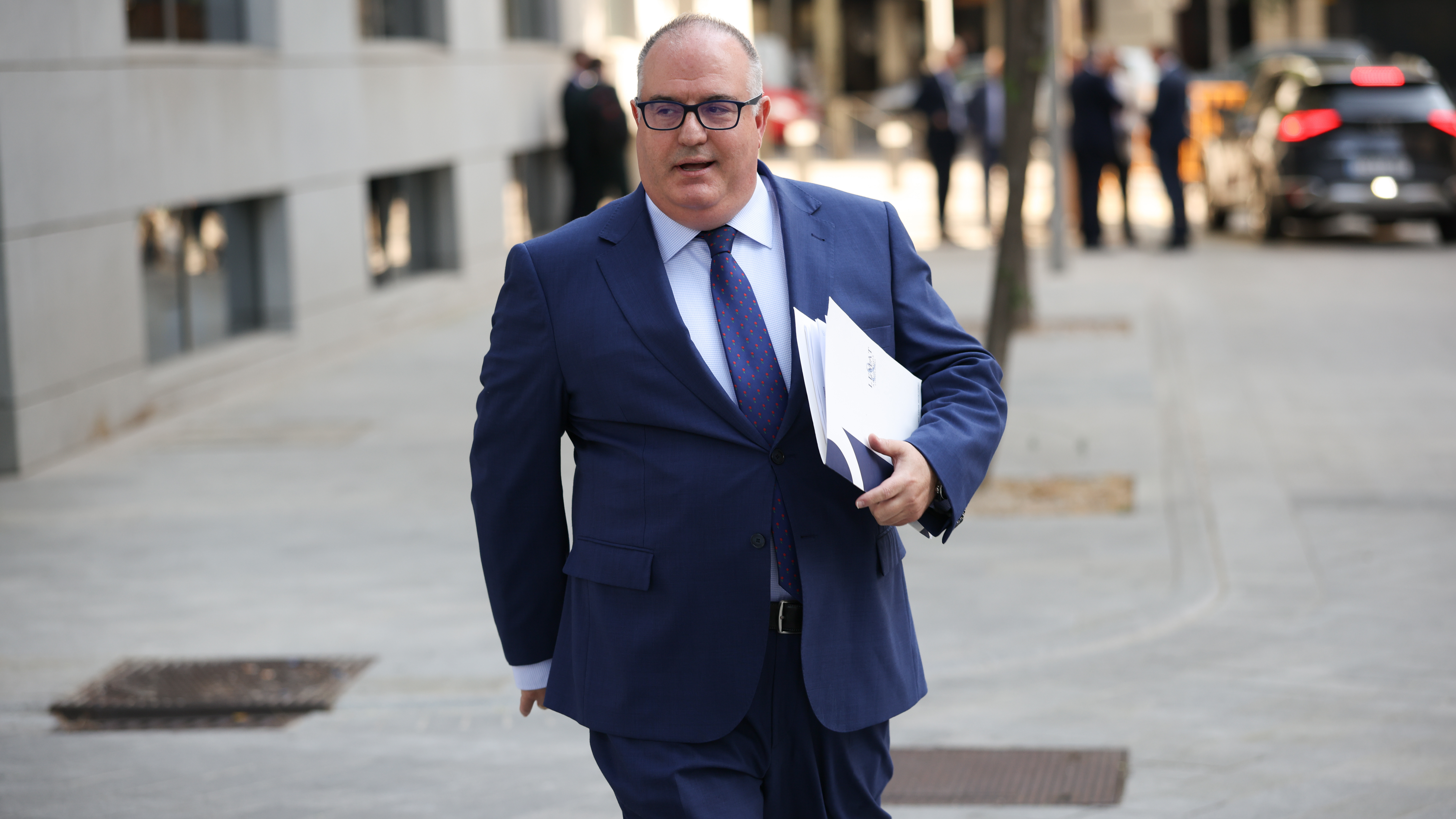 O avogado do excomisario Villarejo, Antonio José García Cabrera, á súa chegada á Audiencia Nacional (Alejandro Martínez Vélez/Europa Press)