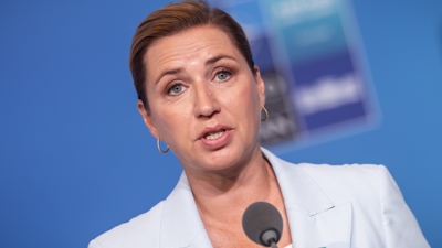 A primeira ministra de Dinamarca, Mette Frederiksen, comparece ante a prensa no cumio da OTAN en Ankara (Michael Kappeler/dpa)