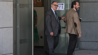 O avogado José Aníbal Álvarez á súa chegada á Audiencia Nacional, en Madrid  (Alejandro Martínez Vélez - Europa Press)