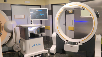 Novo robot para operar cirurxías de columna no Clínico Universitario de Santiago. TVG