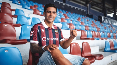 Hugo Sotelo coa camisola do Levante (@LevanteUD en X)