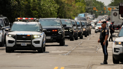 Caravana na que se cre que viaxan o deposto presidente de Venezuela e a súa esposa para a audiencia na corte de Nova York. Reuters