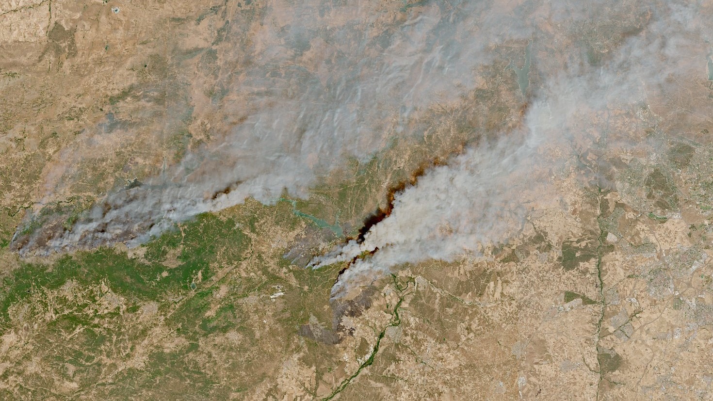 Vista aérea dos incendios dende o Sentinel2. EFE/Sentinel 2