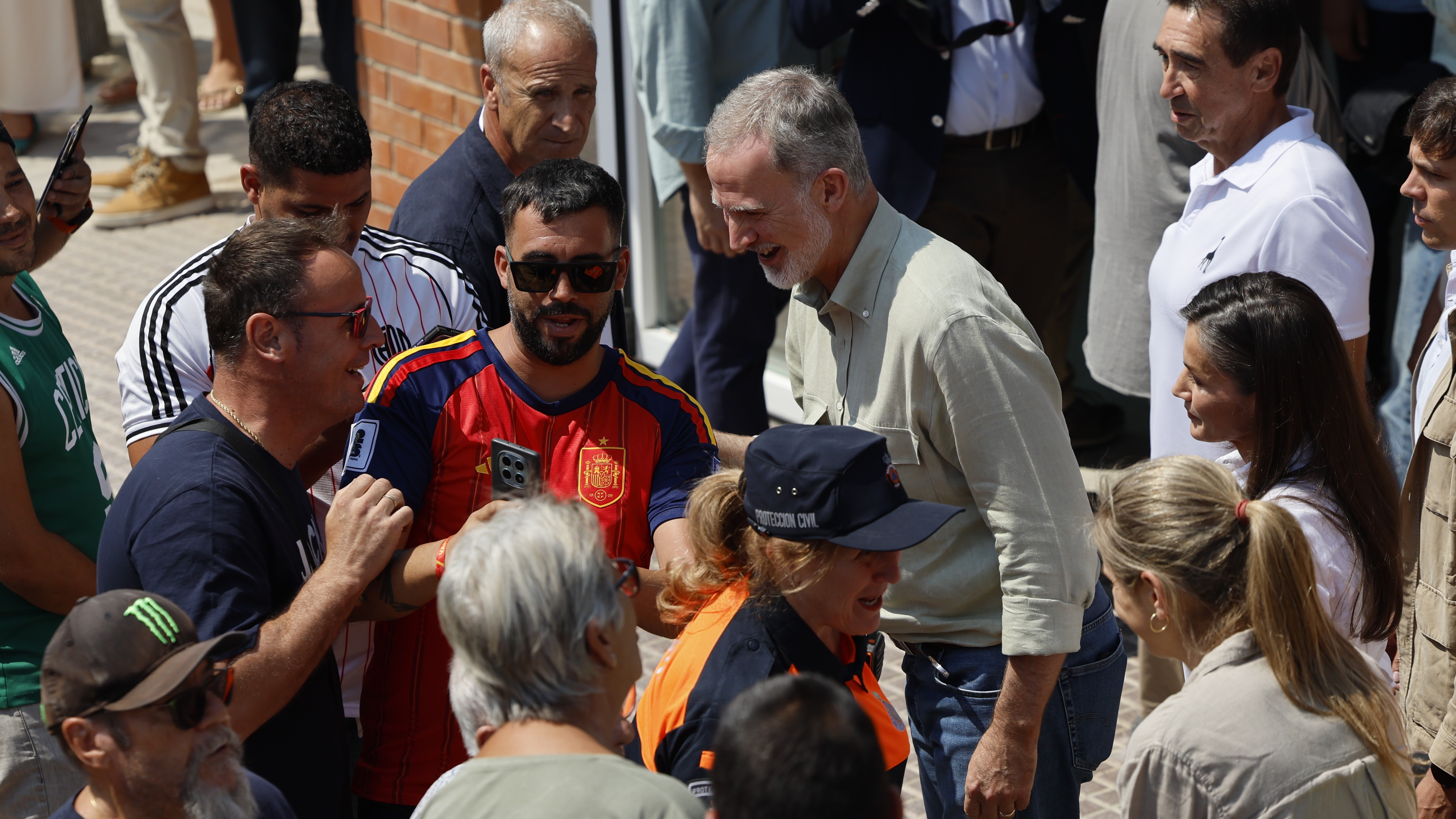 Filipe VI e a raíña Letizia en Villamanta. EFE/Mariscal
