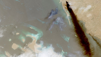 Fume saíndo dun campo de petróleo en Arabia Saudita (European Union/Copernicus Sentinel-2/Handout via REUTERS)