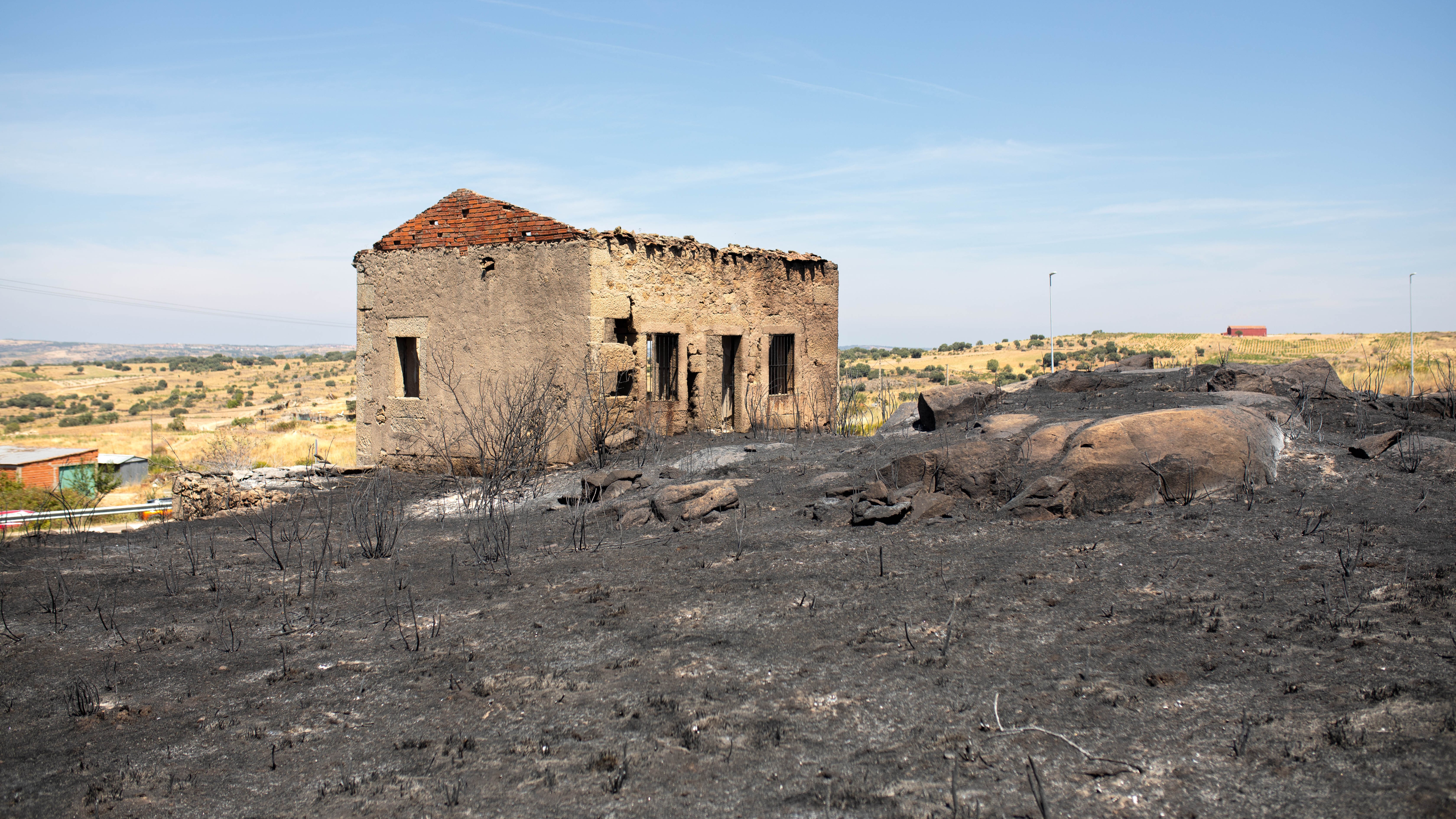Casa queimada en Sayago, Zamora (Paloma V. Escarpa/Europa Press)