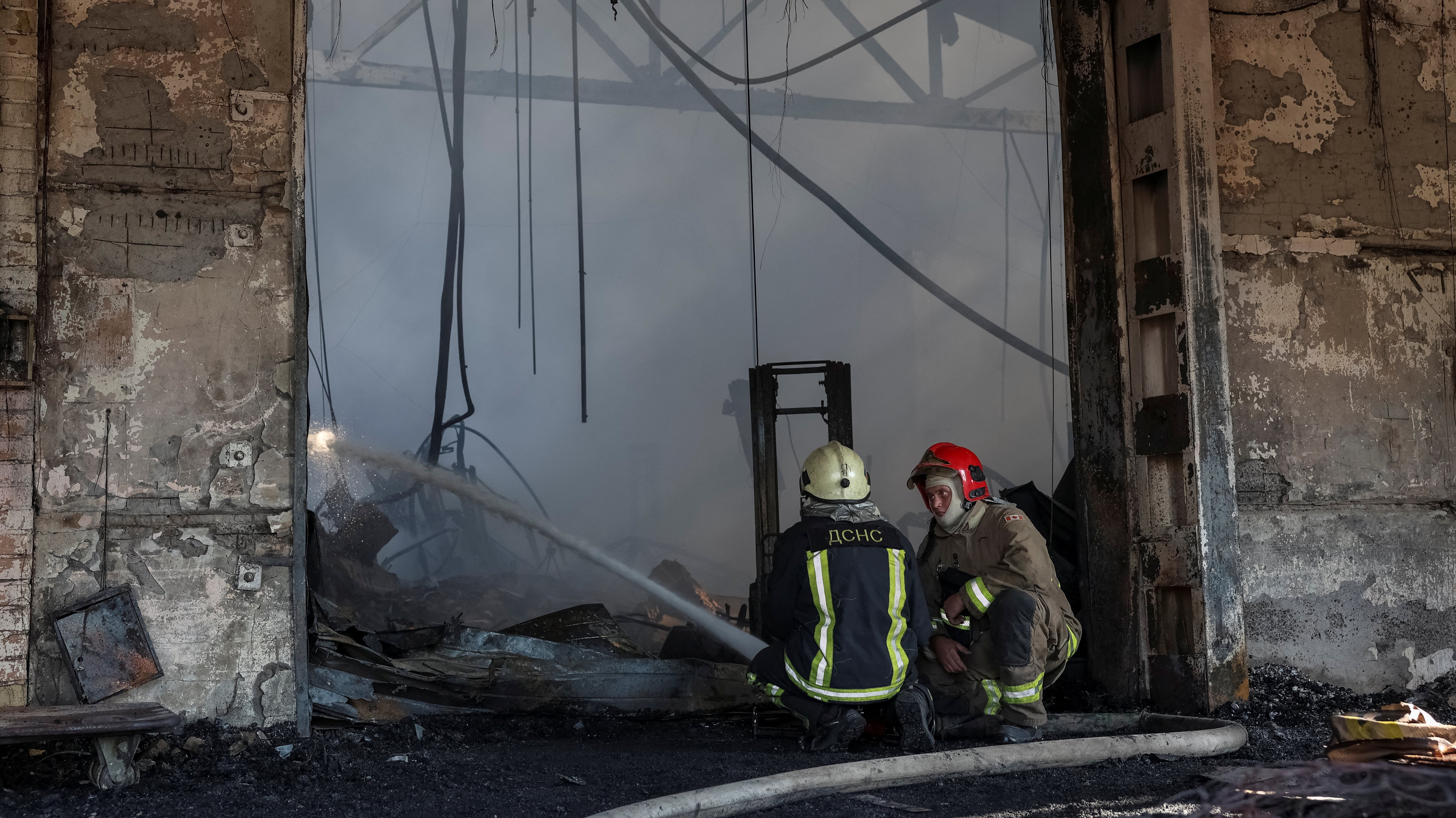 Un dos edificios atacados en Kíiv. REUTERS/Anatolii Stepanov