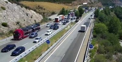 Tráfico intenso esta fin de semana na A-52 e con dous puntos de retencións por mor das obras
