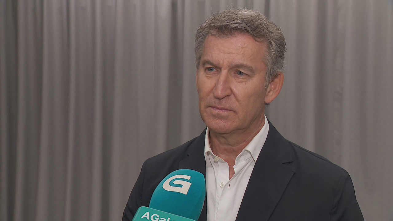 O presidente nacional do PP, Alberto Núñez Feijóo, este domingo en Ceuta, durante a entrevista concedida a Televisión de Galicia