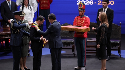 Abelardo de la Espriella recibe a banda presidencial.  REUTERS/Luisa Gonzalez