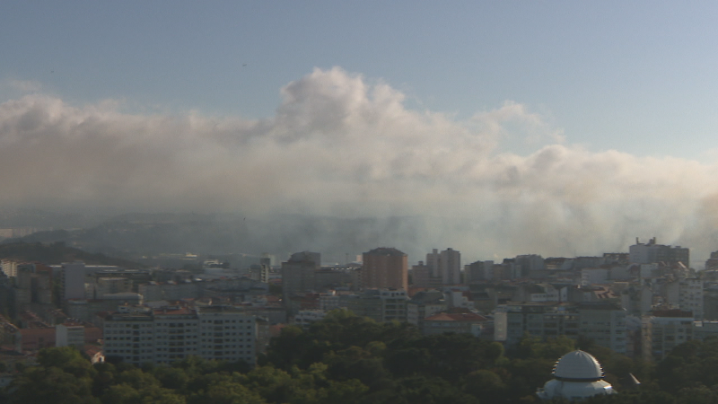 Fume sobre a cidade da Coruña. TVG