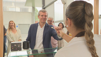 O presidente da Xunta visita en San Sadurniño a Granxa La Esperanza. TVG