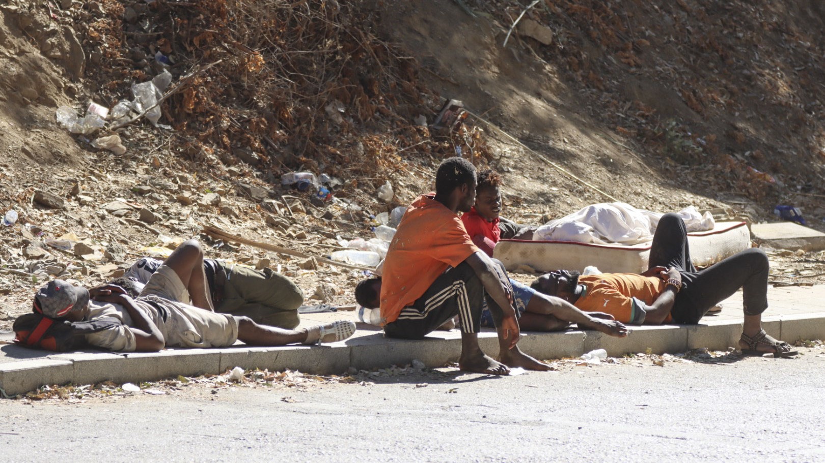 Migrantes en Ceuta (EFE/Reduán)