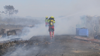 Imaxes do incendio no lugar de Carqueixo, parroquia luguesa de Bóveda