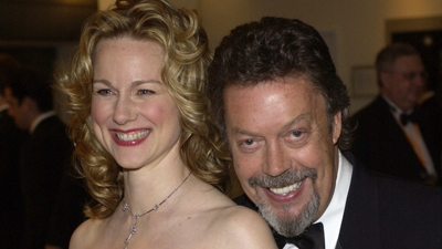 Tim Curry, nunha imaxe de arquivo coa actriz Laura Linney (Myung Jung Kim / PA Wire / dpa)