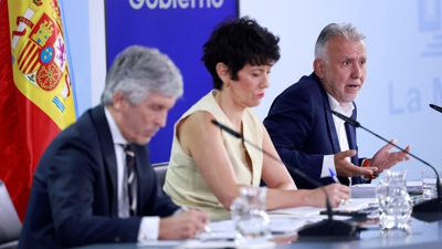 Fernando Grande-Marlaska, Elma Saiz e Ángel Víctor Torres na conferencia de prensa deste martes tras o Consello de MInistros (EFE/ Chema Moya)