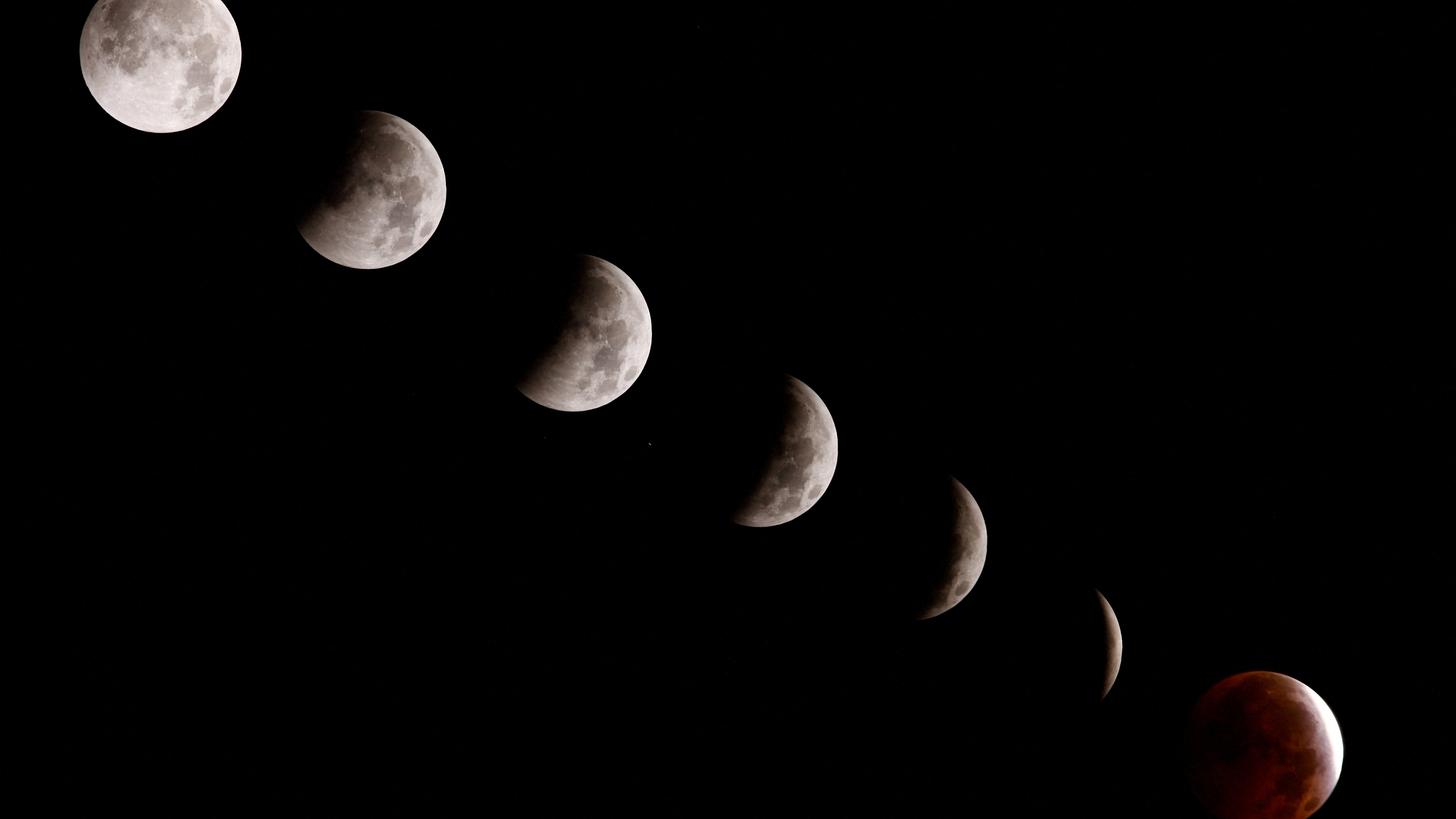 Composición da evolución da eclipse vista desde Gran Canaria (Reuters/Borja Suárez)