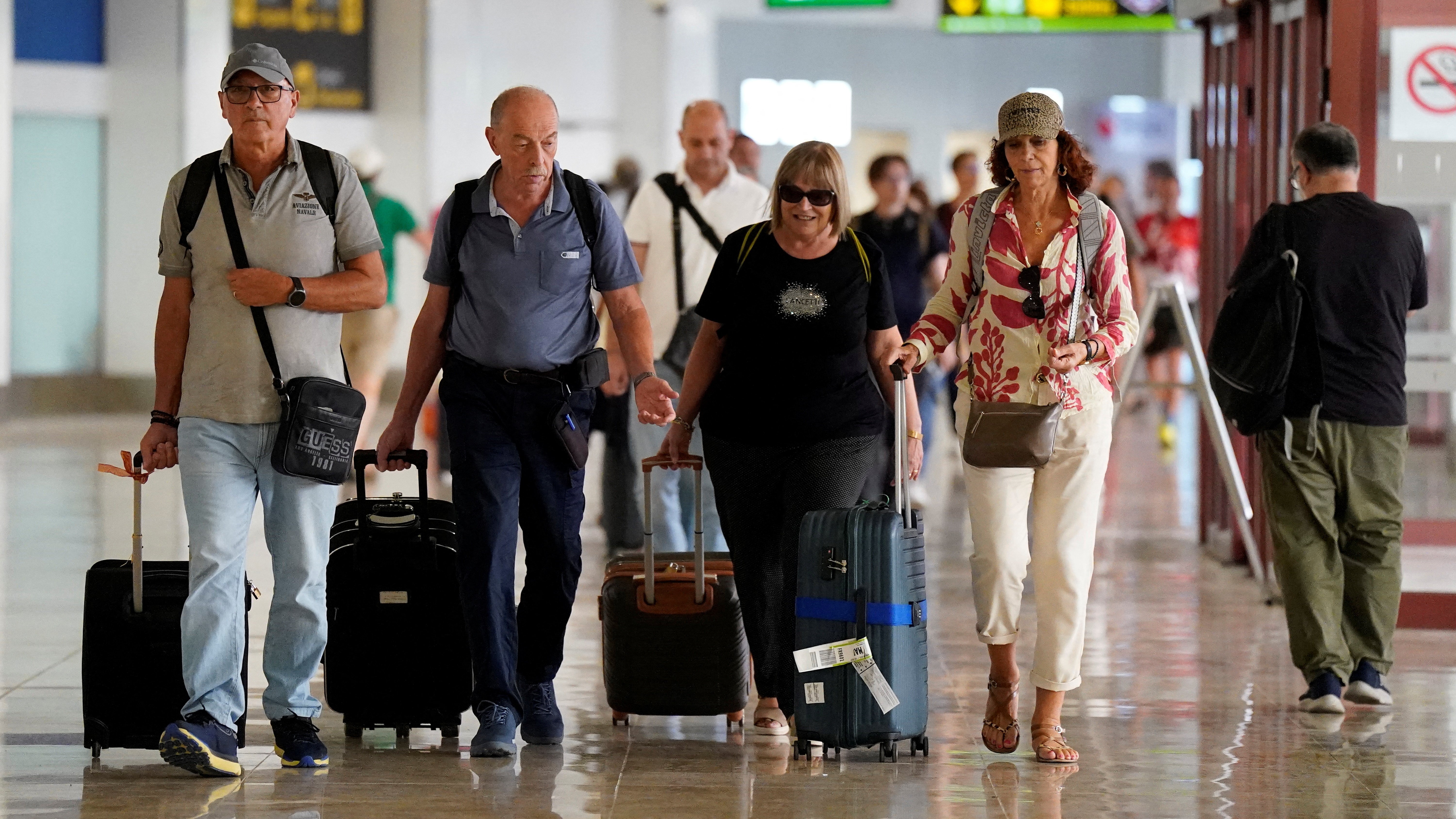 Pasaxeiros no aeroporto de Madrid (Reuters)