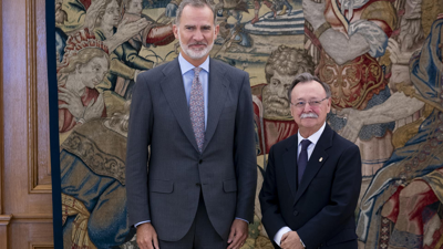 Filipe VI, nunha imaxe de arquivo co presidente de Ceuta, Juan José Vivas (A. Pérez Meca-Europa Press-Archivo)