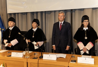 O presidente da Xunta e os reitores das universidades de Vigo, A Coruña e Santiago de Compostela, durante o acto de apertura do curso ( EFE/Salvador Sas)