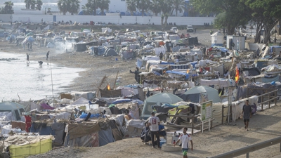 Os asentamentos contiúan na praia do Trampolín. Europa Press