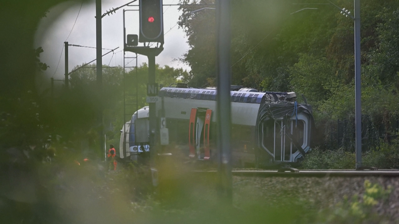 Imaxe do tren descarrilado. FRANCE PRESS