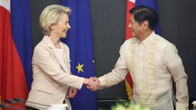 Von der Leyen e Ferdinand Marcos Jr na xuntanza de 2023 na que desbloquearon as negociacións. Arquivo (Charistophe Licoppe/European Com/Dpa)
