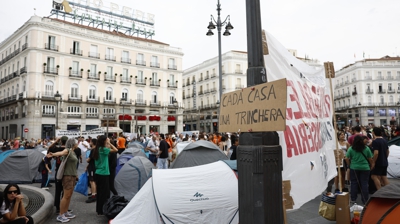 Imaxe da acampada este domingo na Porta do Sol.  EFE/ Rodrigo Jiménez