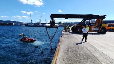 Imaxe do dispositivo despregado no porto de Vilgarcía. Salvamento Marítimo