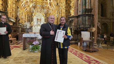 Guadalupe co arcebispo de Santiago. IMAXE facilitada pola catedral compostelá