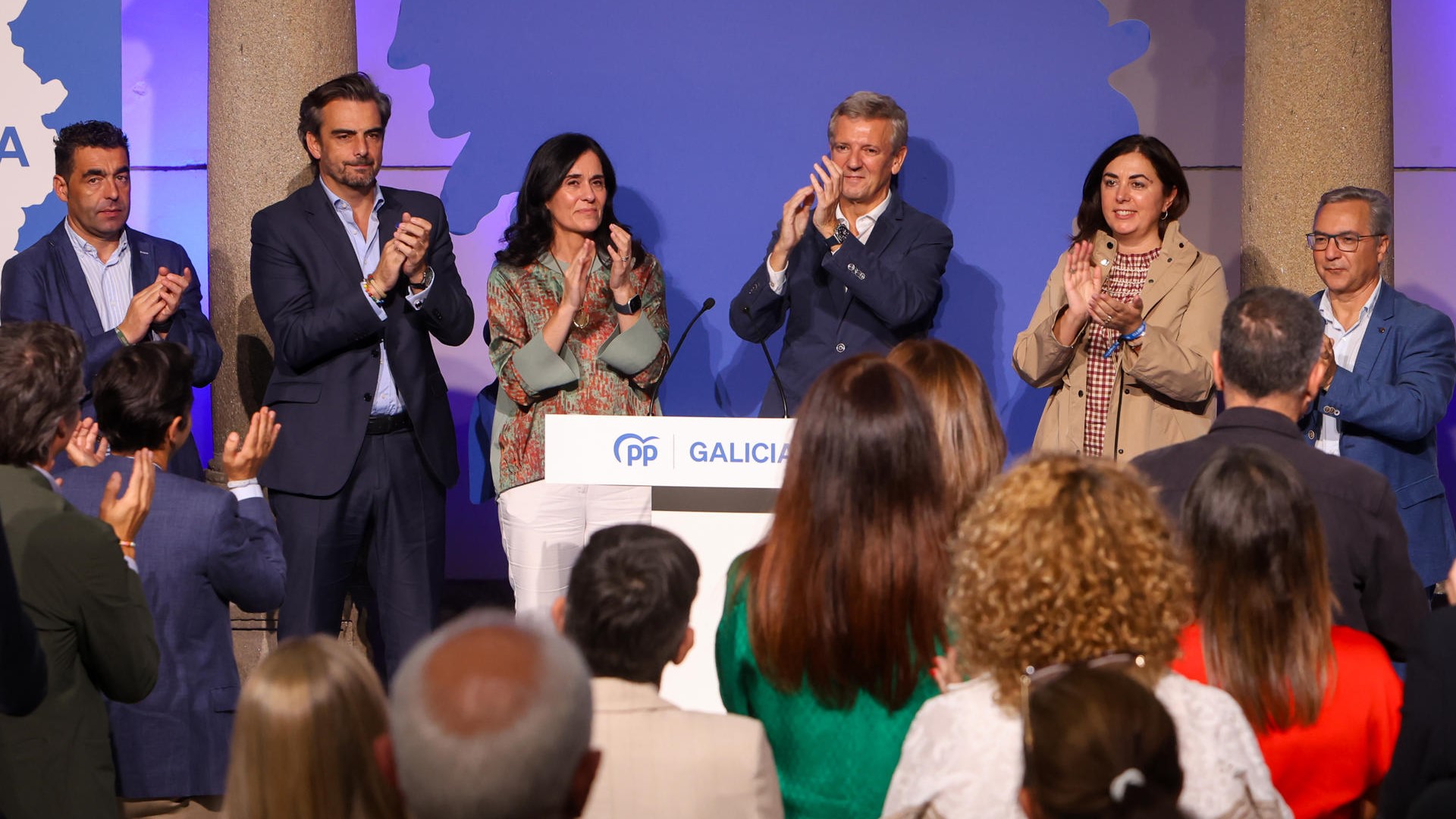 Alfonso Rueda e outros dirixentes, na Xunta directiva do PPdeG deste luns (EFE/Xoán Rey)