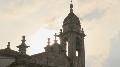 Os ladróns subiron ao campanario para poder entrar no templo