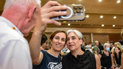 Ada Colau e a líder de Más Madrid, a ministra Mónica García (Alberto Paredes-Europa Press-Arquivo)