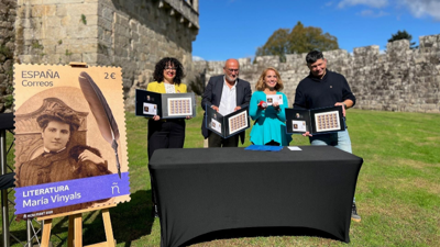 Acto de presentación do selo no Castelo de Soutomaior. Correos