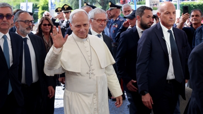 O papa chega ao hospital Gemelli de Roma, onde será intervido dun nódulo no pulmón (REUTERS/Ciro de Luca)