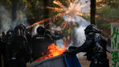 Actuación policial en Nantes. REUTERS/Stephane Mahe
