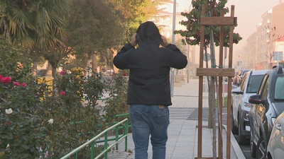 As pezas de roupa de abrigo saíron dos armarios á rúa en Xinzo de Limia.