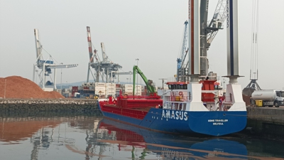 Barcos no porto de Marín (Imaxe-Porto de Marín)/DIRECTOCámara web situada no Parador de Muxía