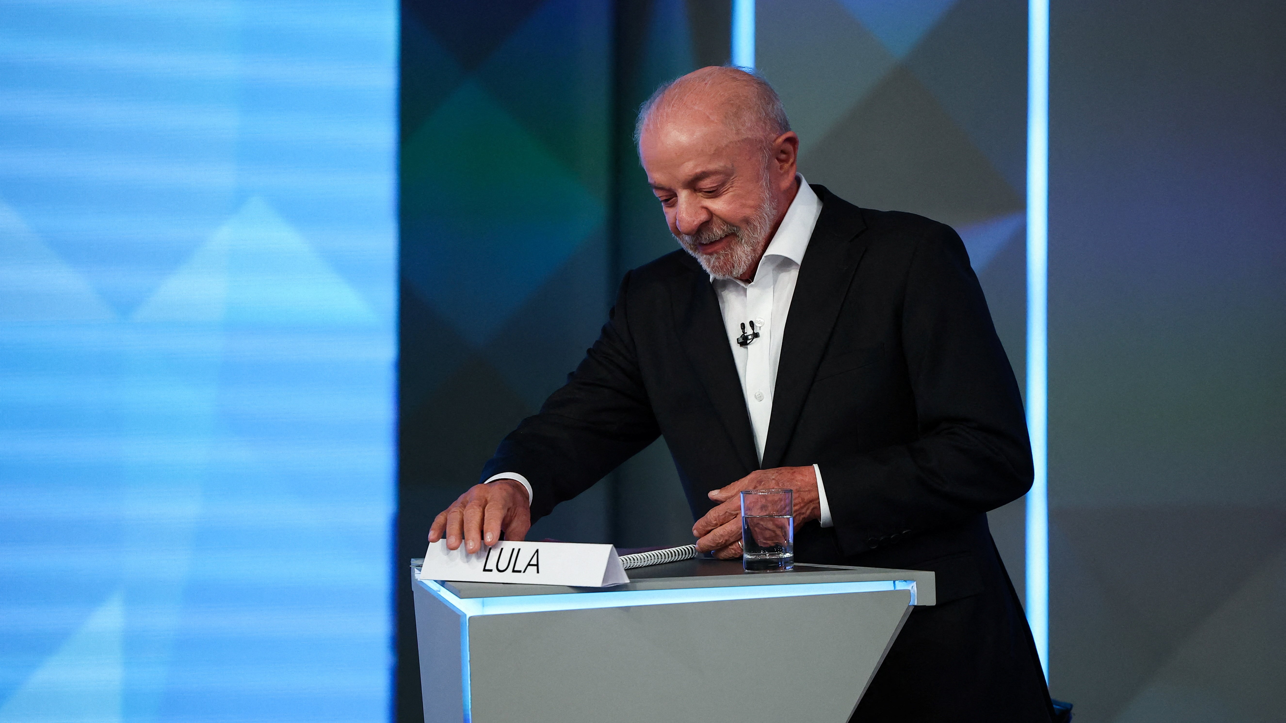 Lula da Silva no seu atril. REUTERS/Agustin Marcarian