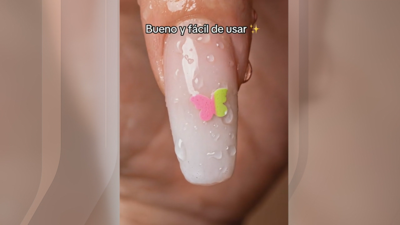 Os adhesivos de uñas comercialízanse a través de Internet